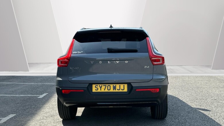 Volvo Xc40 2.0 B4P R DESIGN Pro 5dr Auto Petrol Estate